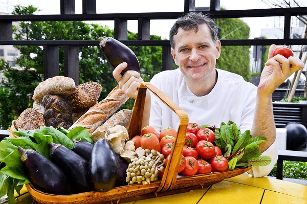 時序春分，到春暖花開的西餐廳戶外空中花園走走逛逛，